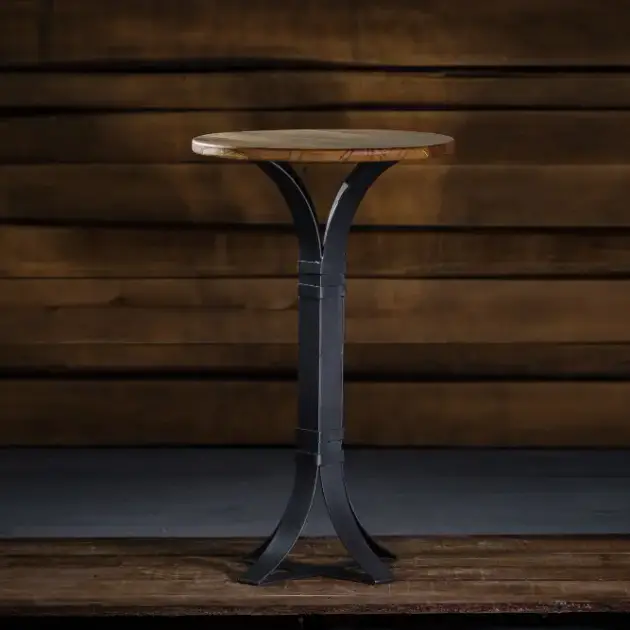 Side Tables & Plinths